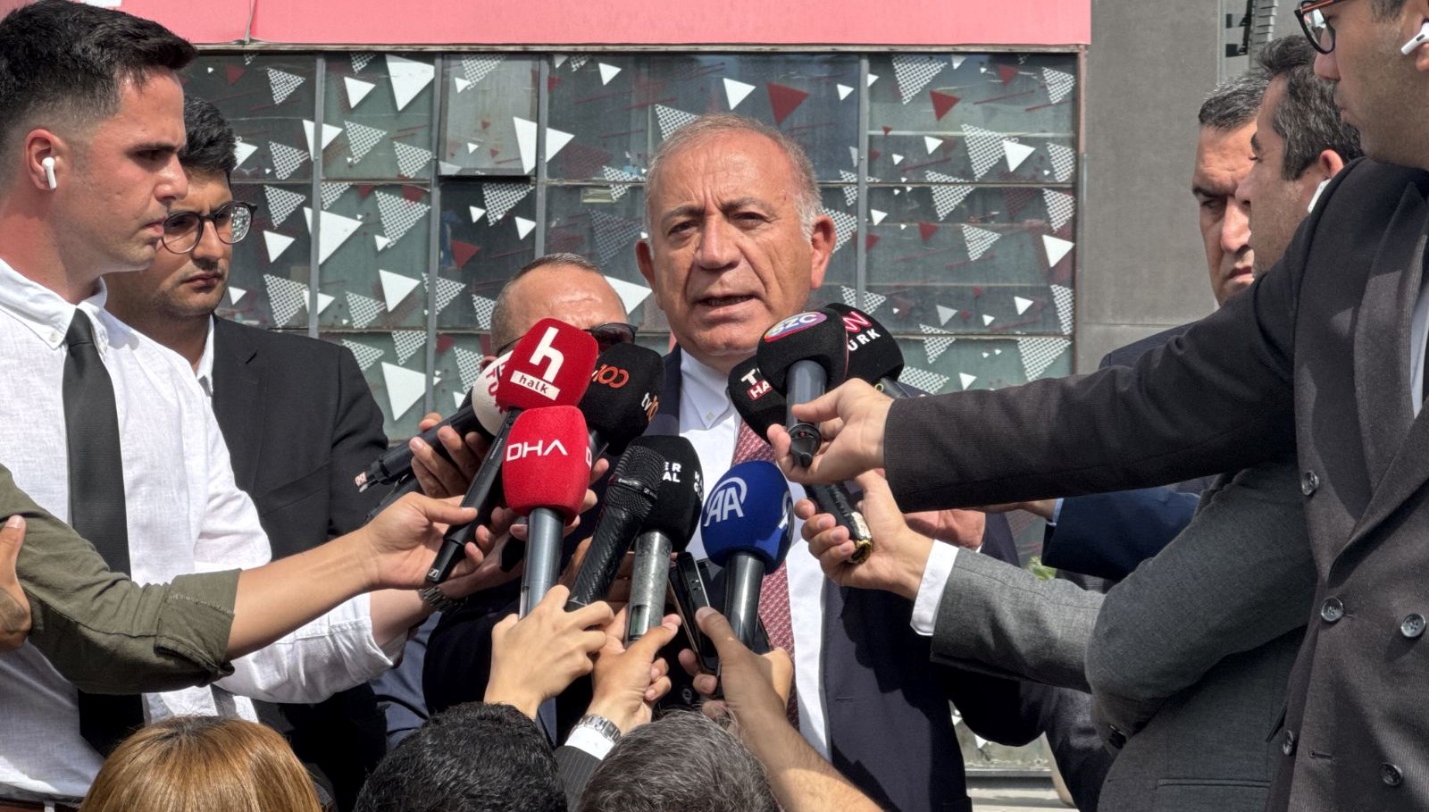 CHP’de İstanbul tartışması | Gürsel Tekin: “İşimizi yapamaz hale geldik”