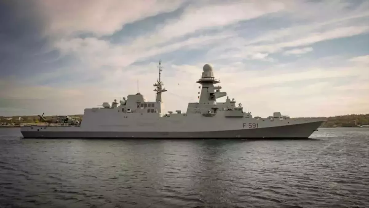 Güney Kore, sınırı geçen Kuzey’in gemisine uyarı ateşi açtı