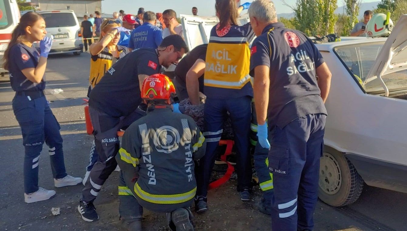 Yaralılara yardım etmek isterken kazaya neden oldu