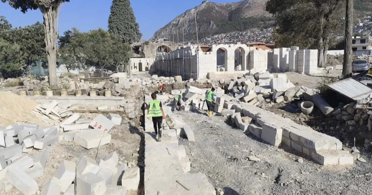 Hatay’da 754 yıllık tarihi yapı Bursa Büyükşehir’le yükseliyor