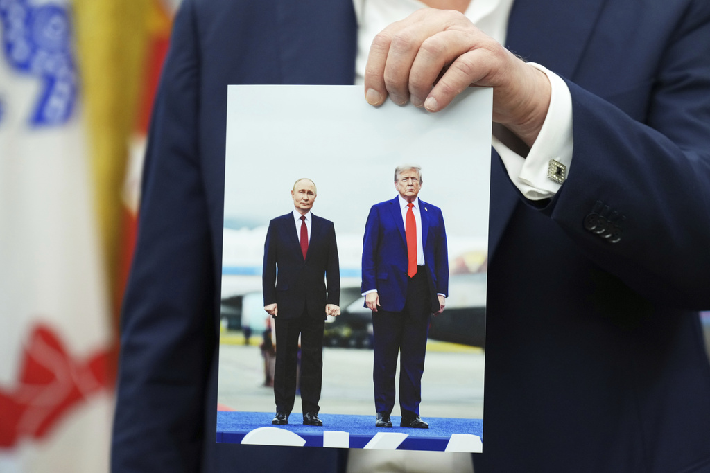 ABD medyası, Trump ve Putin’in gizlice görüştüğünü yazdı