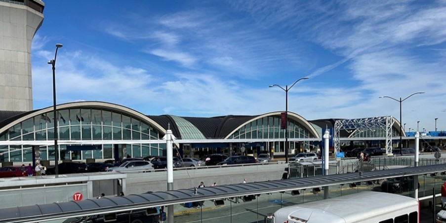 ABD’de havalimanında bıçaklı saldırgan dehşeti