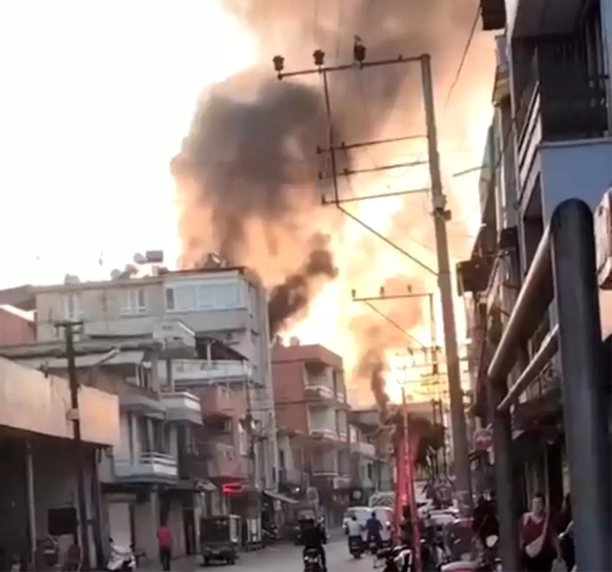 Adana’da Tekstil Atölyesinde Yangın