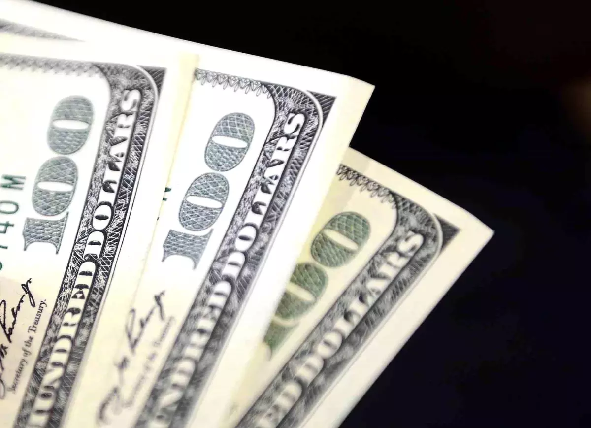 Döviz Kurları Haftaya Başladı: Dolar 42,2350 Lira, Euro 48,8370 Lira