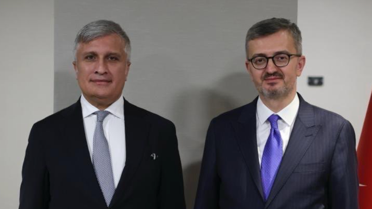 Burhanettin Duran, TDT Genel Sekreter Yardımcısı Ömer Kocaman ile görüştü