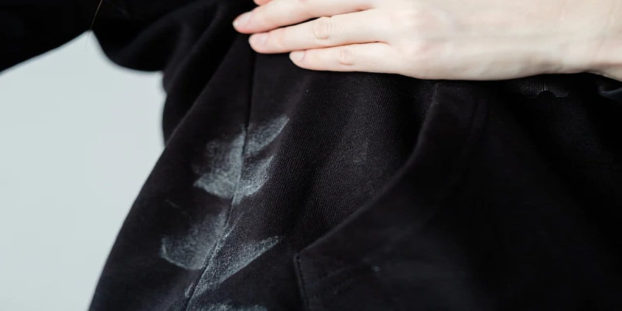 Makineden çıkan çamaşırlardaki beyaz lekeler için basit çözüm: Denemeye değer!