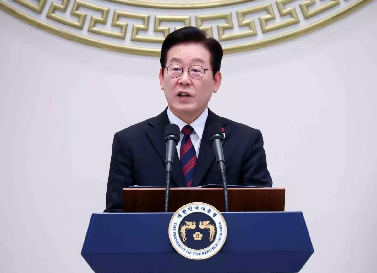 Güney Kore Başkanı’ndan Xi’ye Övgü