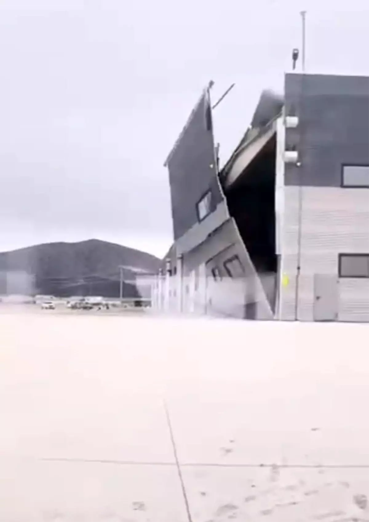 Kütahya’da Şiddetli Rüzgar Hasara Neden Oldu