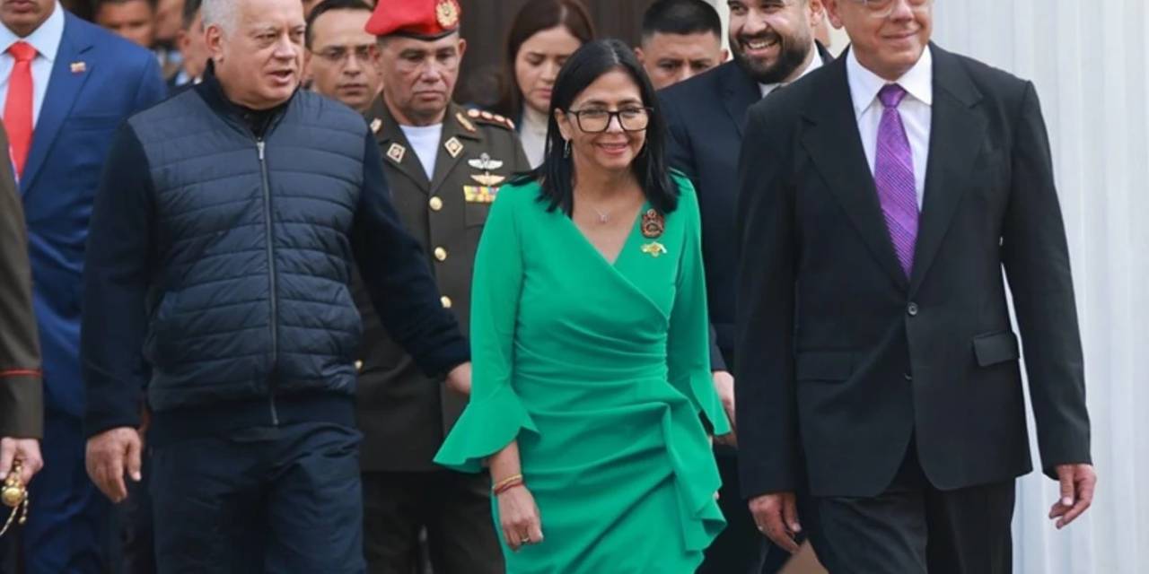 Venezuela’nın yeni liderinin kıyafeti 14 bin dolar!