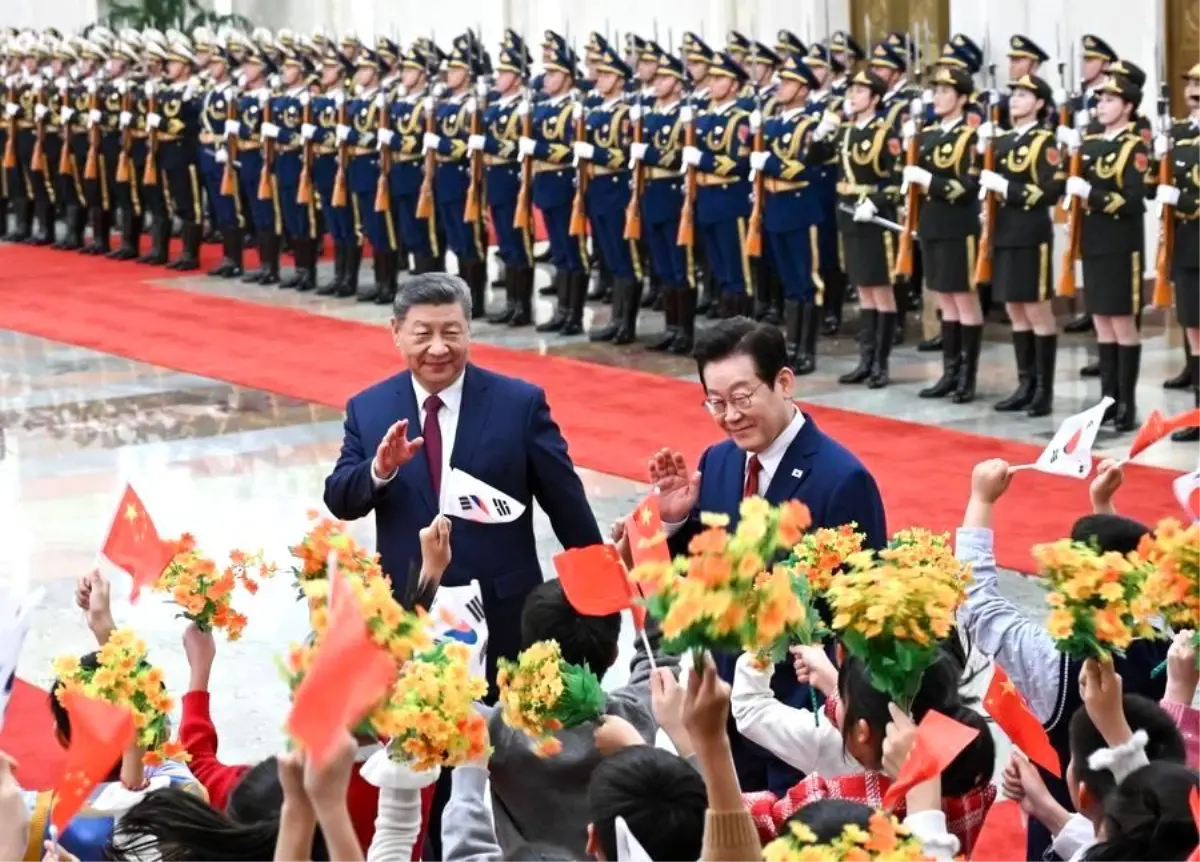 Xi ve Lee İlişkileri Güçlendirme Üzerine Görüştü