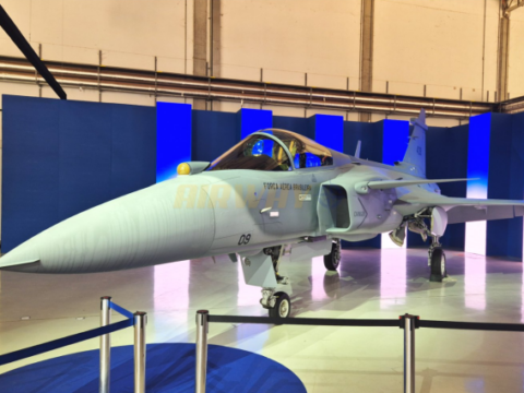 Brezilya’nın İlk Yerli Süpersonik Savaş Uçağı F-39E Gripen Tanıtıldı