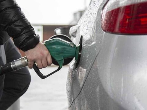 Dizel fiyatı 2 katına çıkınca hükümet düğmeye bastı: Fiyatlar 1 gecede yüzde 26 düştü